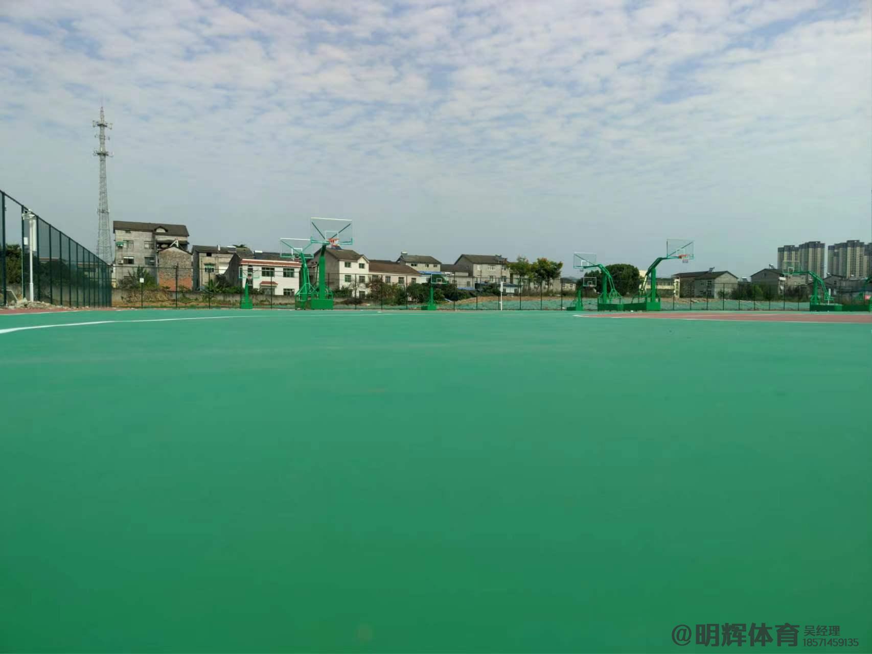 西安硬地丙烯酸球场的优缺点